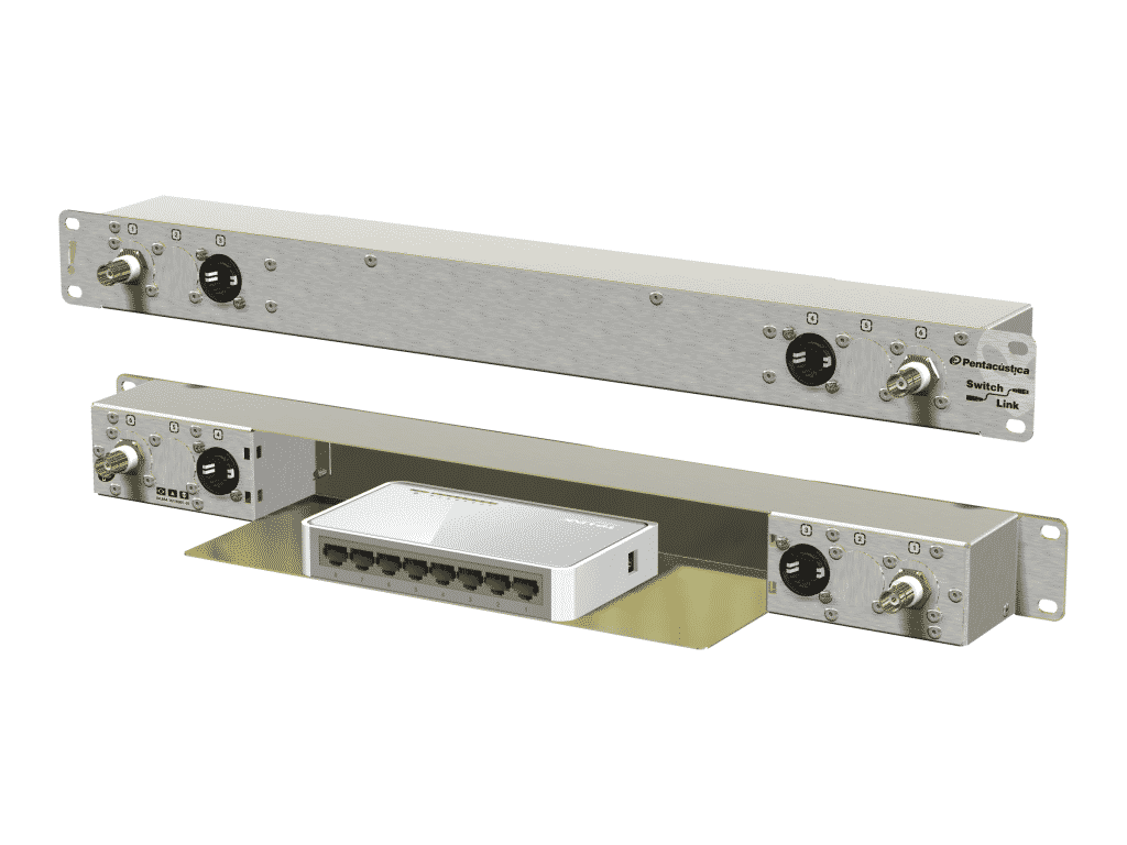 2 BNC-50R, 2 I/Os externos e 6 internos. Uma opção interessante para racks de equipamentos wireless